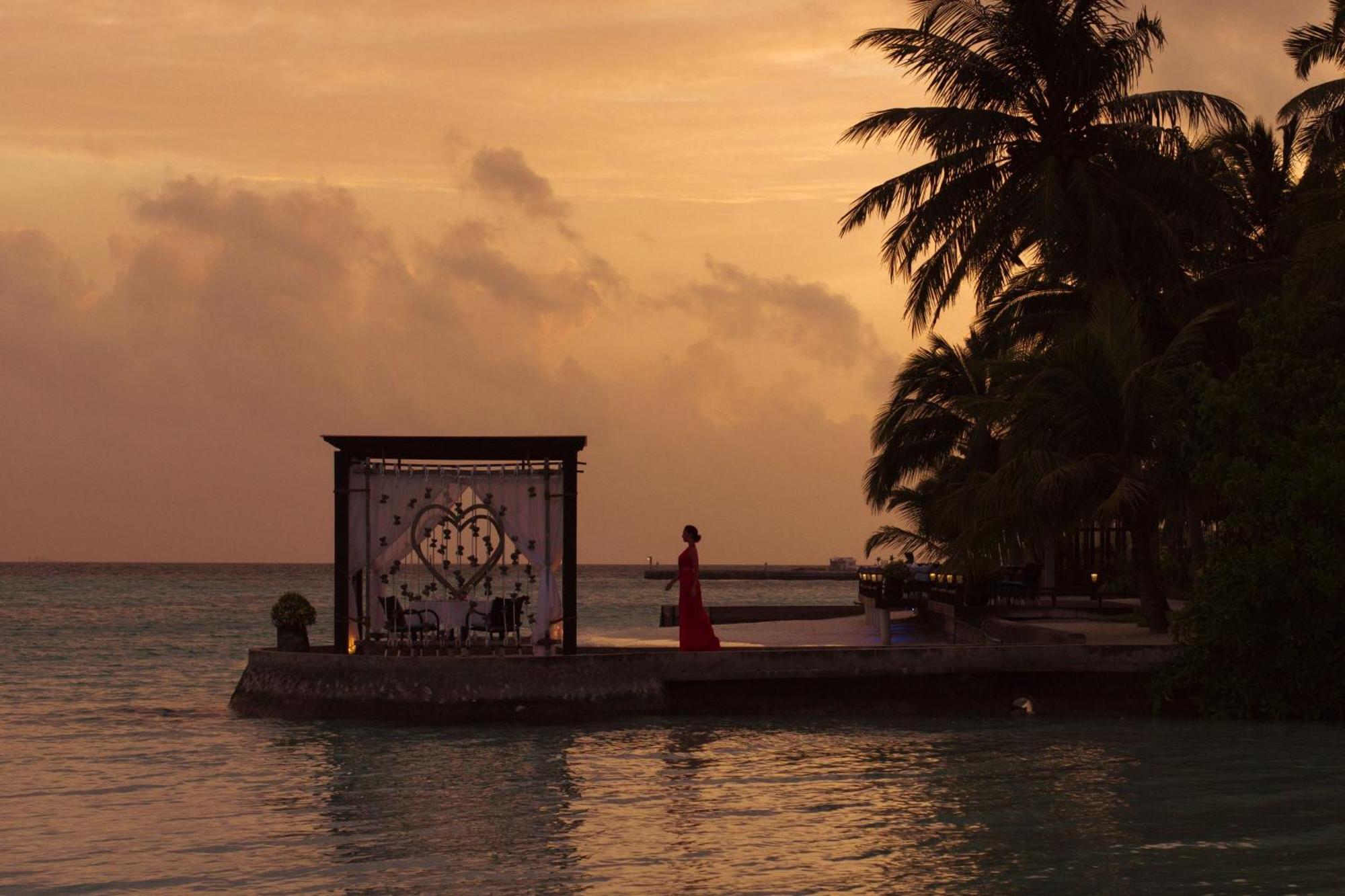 Sheraton Maldives Full Moon Resort & Spa Hulhumale Esterno foto